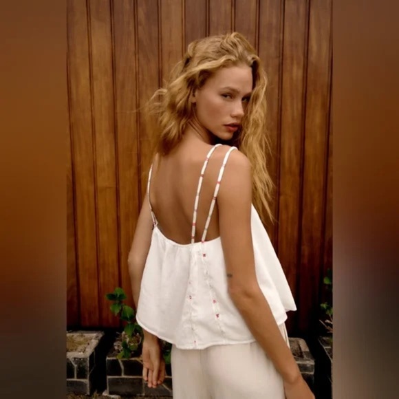 Elegant White Strappy Women's Top - Picture 1 of 12